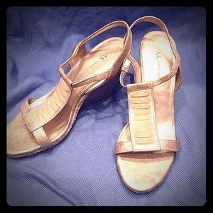 Anne Klein Wedge Sandal SZ 8.5